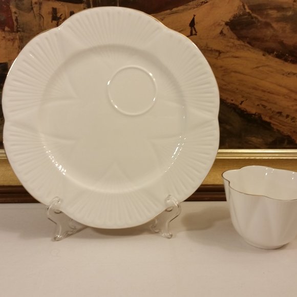 Shelley Cup and Snack/Dessert Plate White With Gold Trim New - Picture 3 of 5